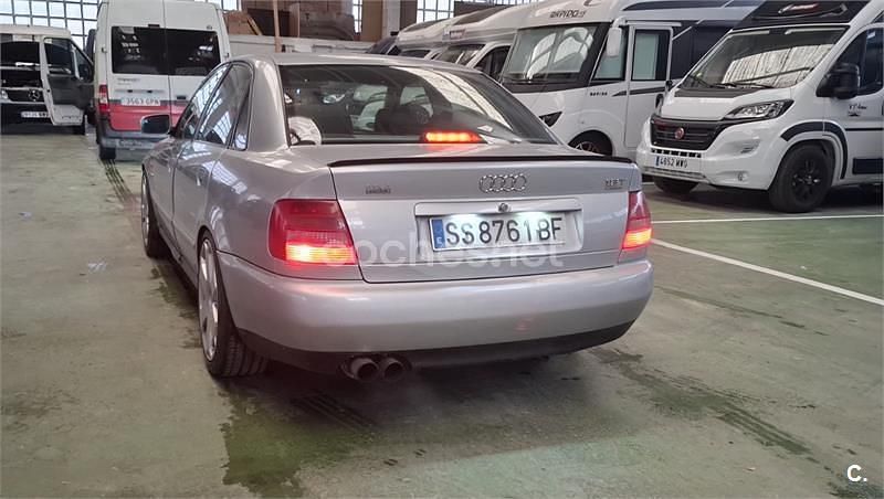 Usado Audi A4 150 CV (110 kW) 1999 Gris / plata Berlina