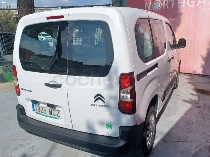 Usado Citroën Berlingo Live 102 CV (75 kW) 2022 Blanco Monovolumen