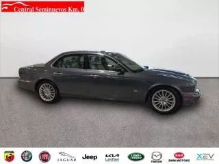 Usado Jaguar XJ6 Executive 207 CV (152 kW) 2006 Gris / plata Berlina