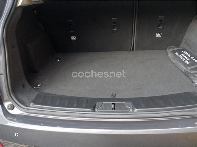 Usado Jaguar E-Pace R-Dynamic 150 CV (110 kW) 2018 Gris / plata SUV