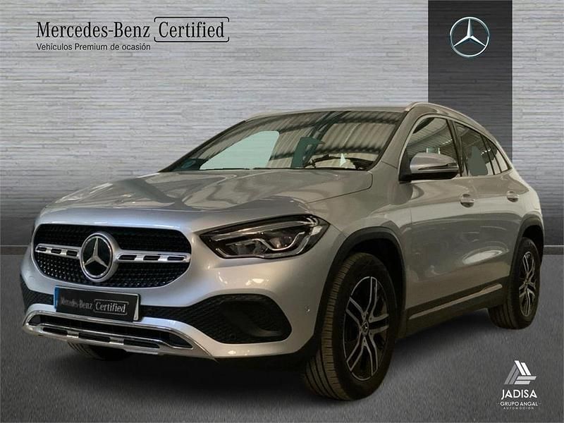 Usado Mercedes GLA180 Progressive 136 CV (100 kW) 2022 Plata iridio SUV