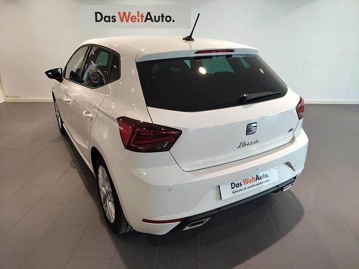 Usado Seat Ibiza FR 115 CV (84 kW) 2025 Blanco Utilitario