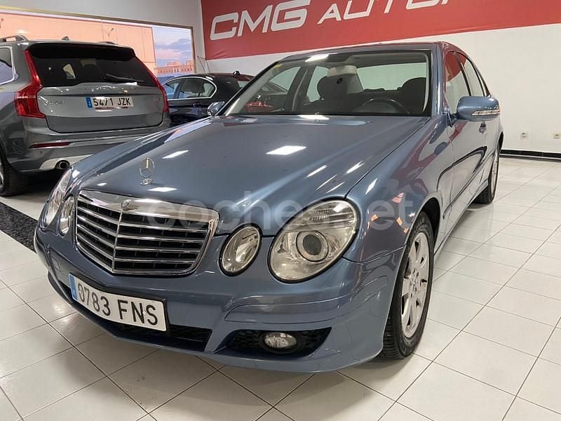 Azul Usado 2007 Mercedes E220 Classic Berlina | 7999 € (Precio justo) - Imagen 1/4