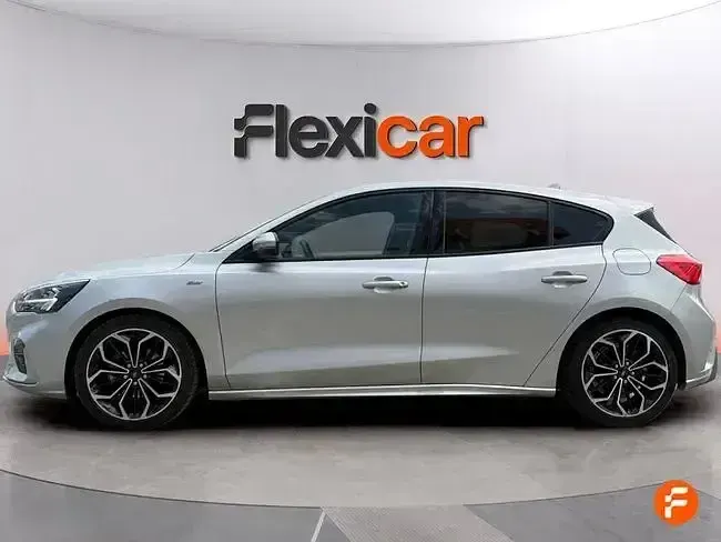 Usado Ford Focus ST-Line 125 CV (91 kW) 2021 Gris