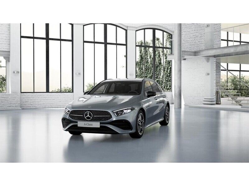 Usado Mercedes A180 AMG line 116 CV (85 kW) 2024 Plateado Berlina