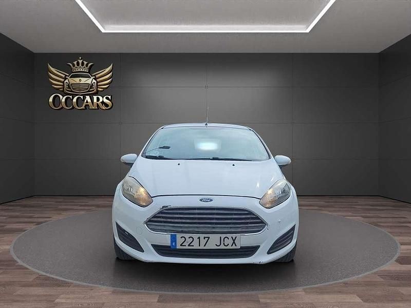 Usado Ford Fiesta Titanium 95 CV (69 kW) 2015 Blanco Utilitario