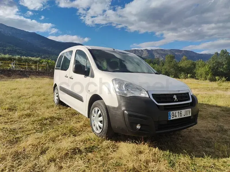 Usado Peugeot Partner Tepee Access 75 CV (55 kW) 2017 Blanco Monovolumen
