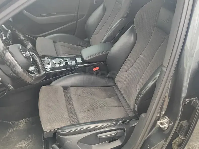 Usado Audi A3 S-Line 184 CV (135 kW) 2017 Gris / plata Berlina