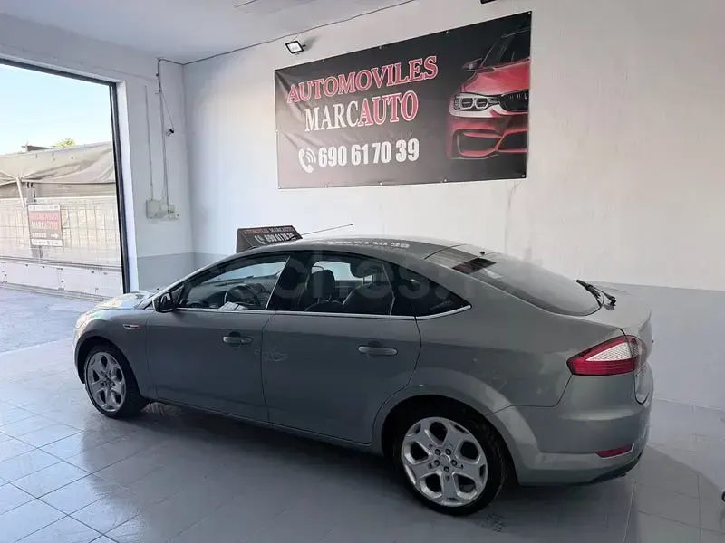 Usado Ford Mondeo Titanium X 140 CV (102 kW) 2007 Gris / plata Berlina