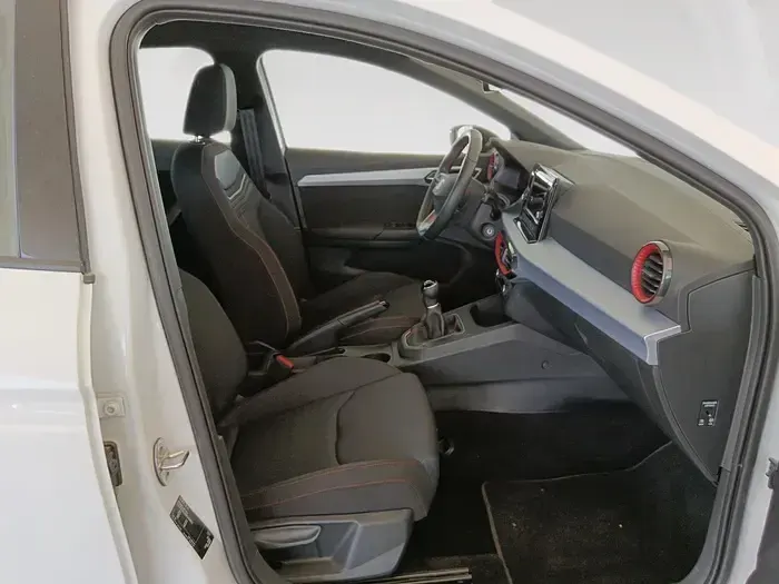 Usado Seat Ibiza FR 115 CV (84 kW) 2025 Blanco Utilitario