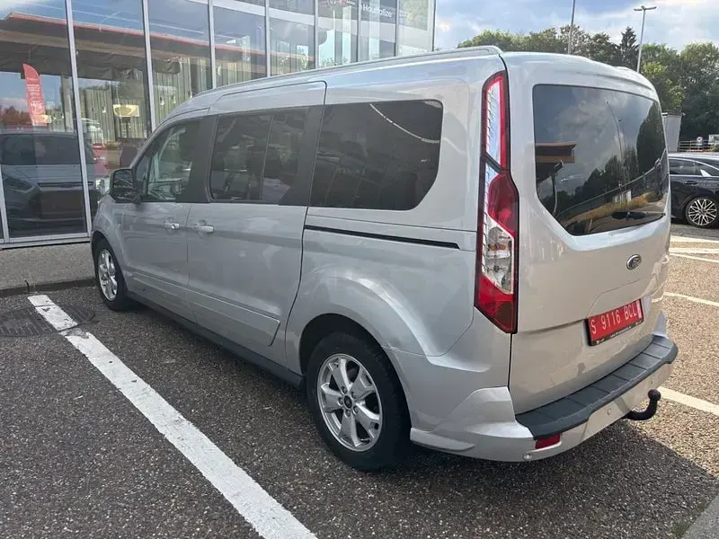 Usado Ford Tourneo Connect Titanium 120 CV (88 kW) 2017 Gris / plata Monovolumen