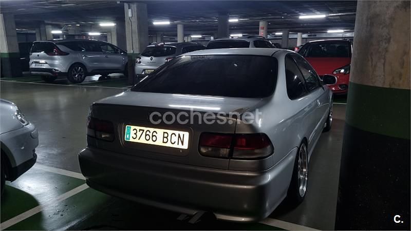 Usado Honda Civic SR 125 CV (91 kW) 2000 Gris / plata Coupe