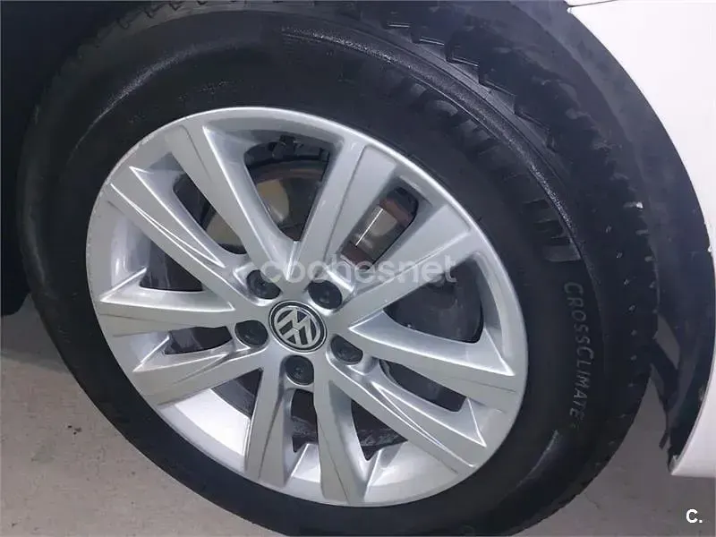 Usado VW Polo 90 CV (66 kW) 2016 Blanco Berlina