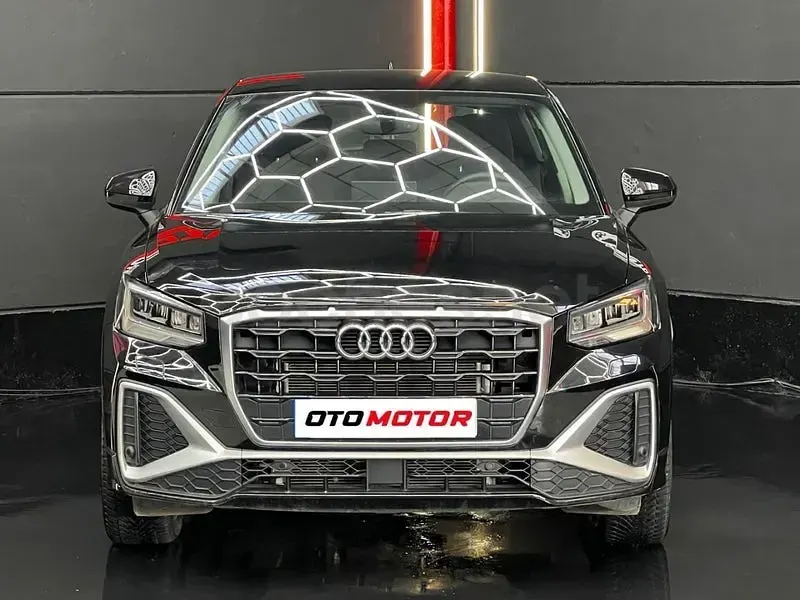 Usado Audi Q2 S-Line 150 CV (110 kW) 2022 Negro SUV