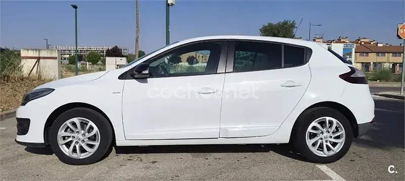 Usado Renault Mégane III LIMITED 95 CV (69 kW) 2014 Blanco Berlina