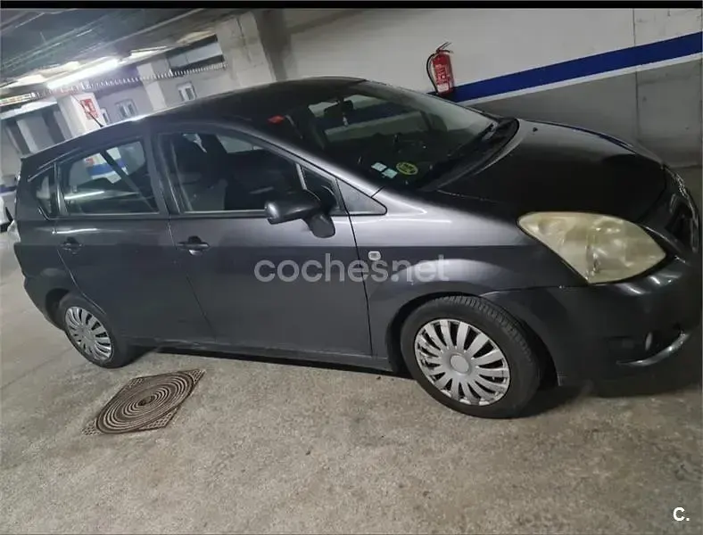 Usado Toyota Corolla Verso Luna 136 CV (100 kW) 2007 Gris / plata Monovolumen