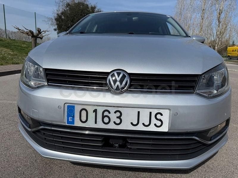 Usado VW Polo Sportline 110 CV (80 kW) 2015 Gris / plata Berlina