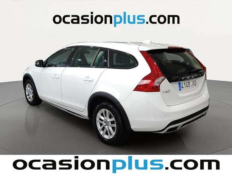 Usado Volvo V60 CC Kinetic 150 CV (110 kW) 2017 Blanco Familiar