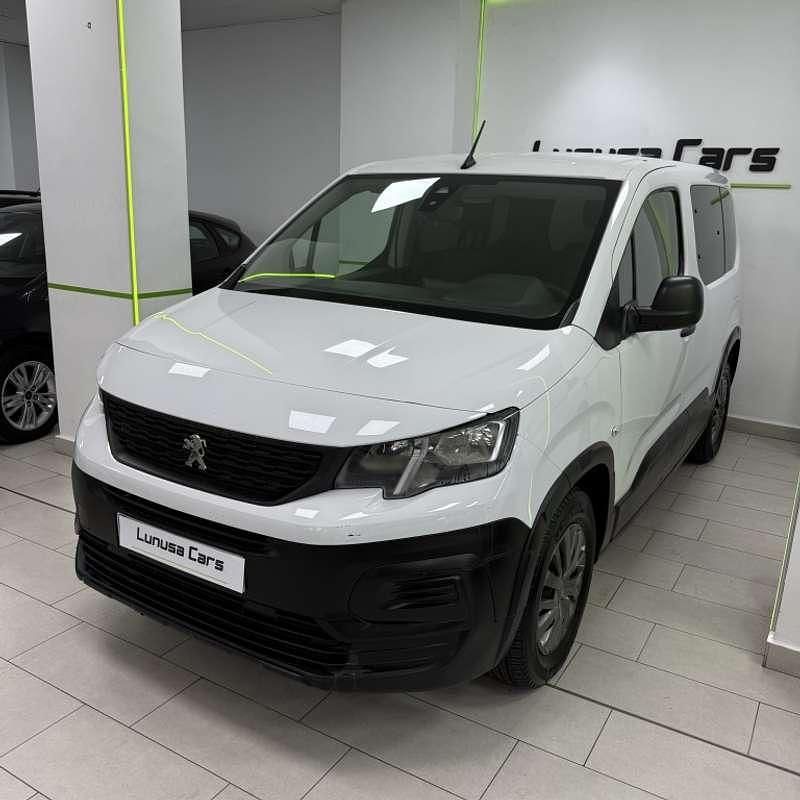 Usado Peugeot Rifter Allure 102 CV (75 kW) 2023 Monovolumen