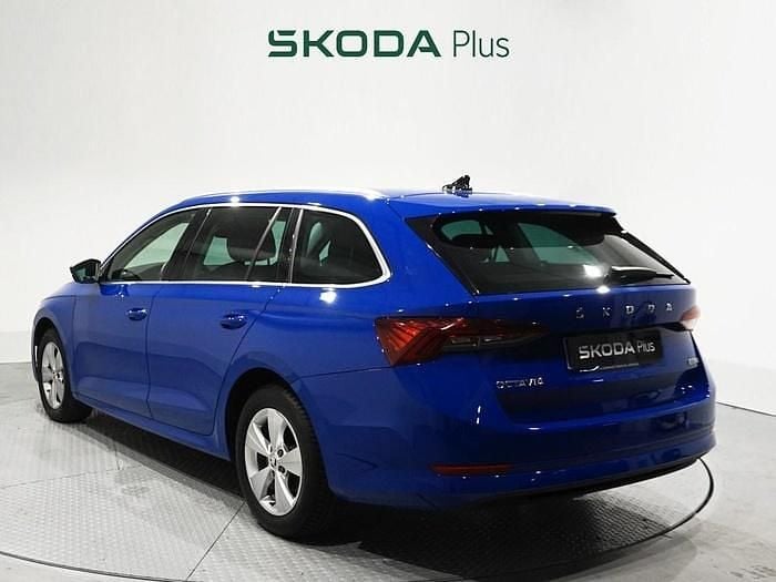 Azul Usado 2022 Skoda Octavia Ambition Familiar | 20.500 € (Un poco caro) - Imagen 1/4