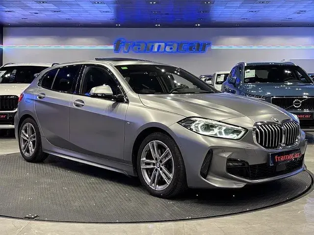 Usado BMW 118 M Sport 140 CV (102 kW) 2022 Gris Utilitario