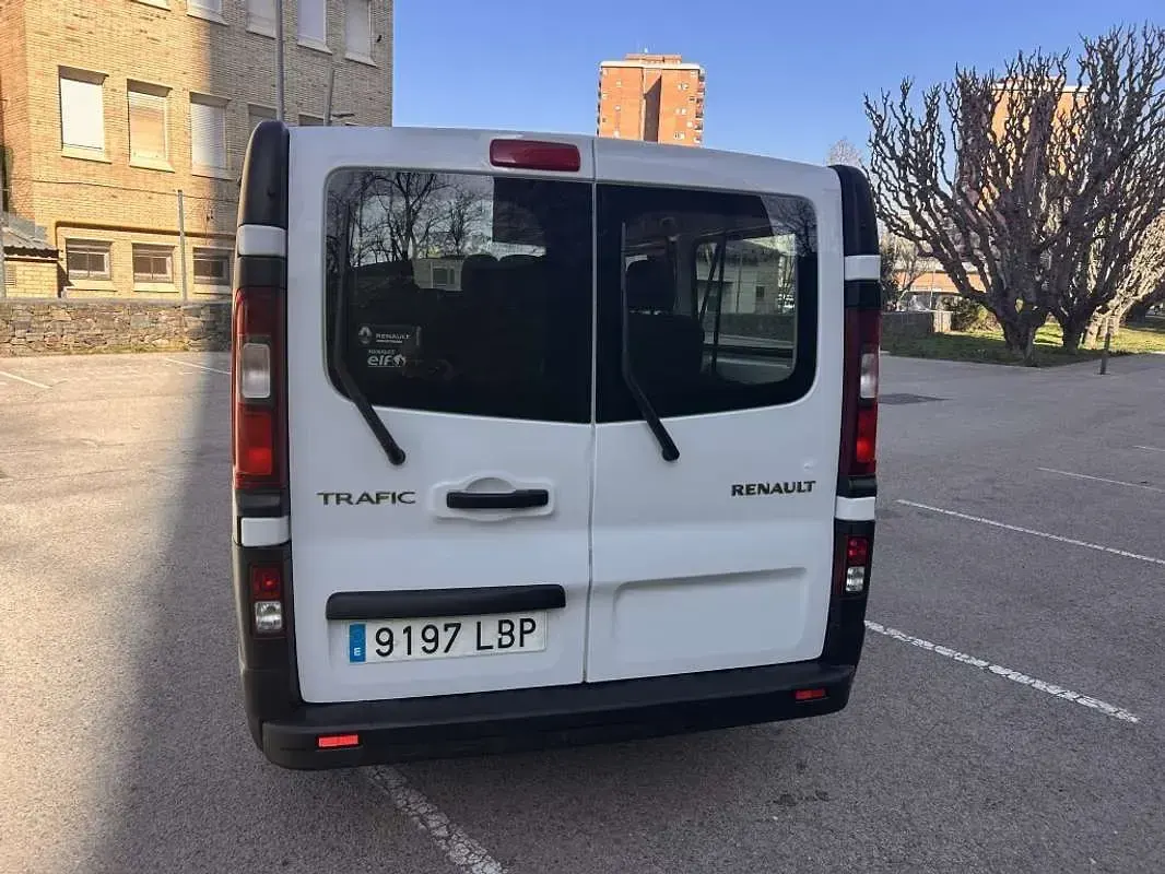 Usado Renault Trafic 120 CV (88 kW) 2019 Blanco Monovolumen