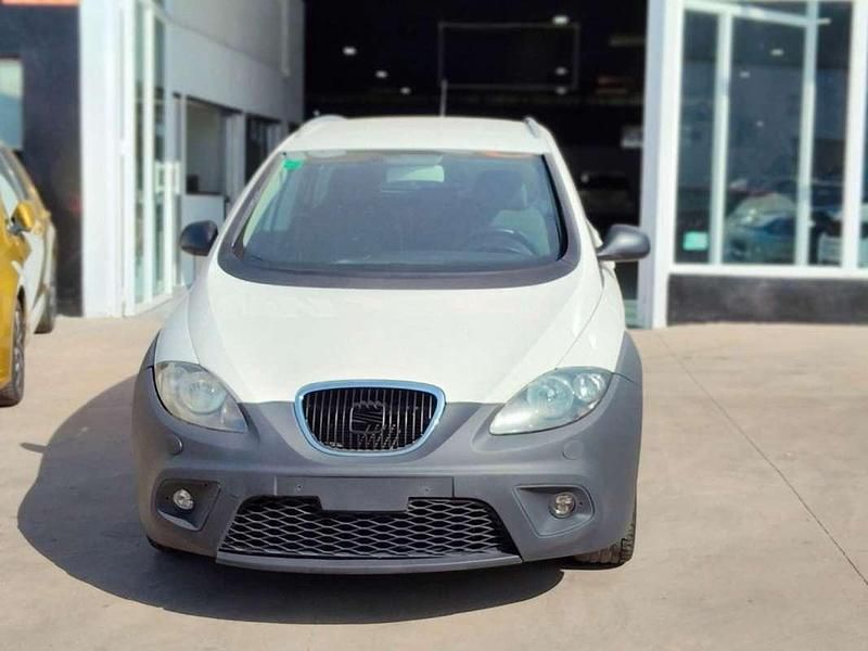 Usado Seat Altea Copa 105 CV (77 kW) 2011 Blanco Monovolumen