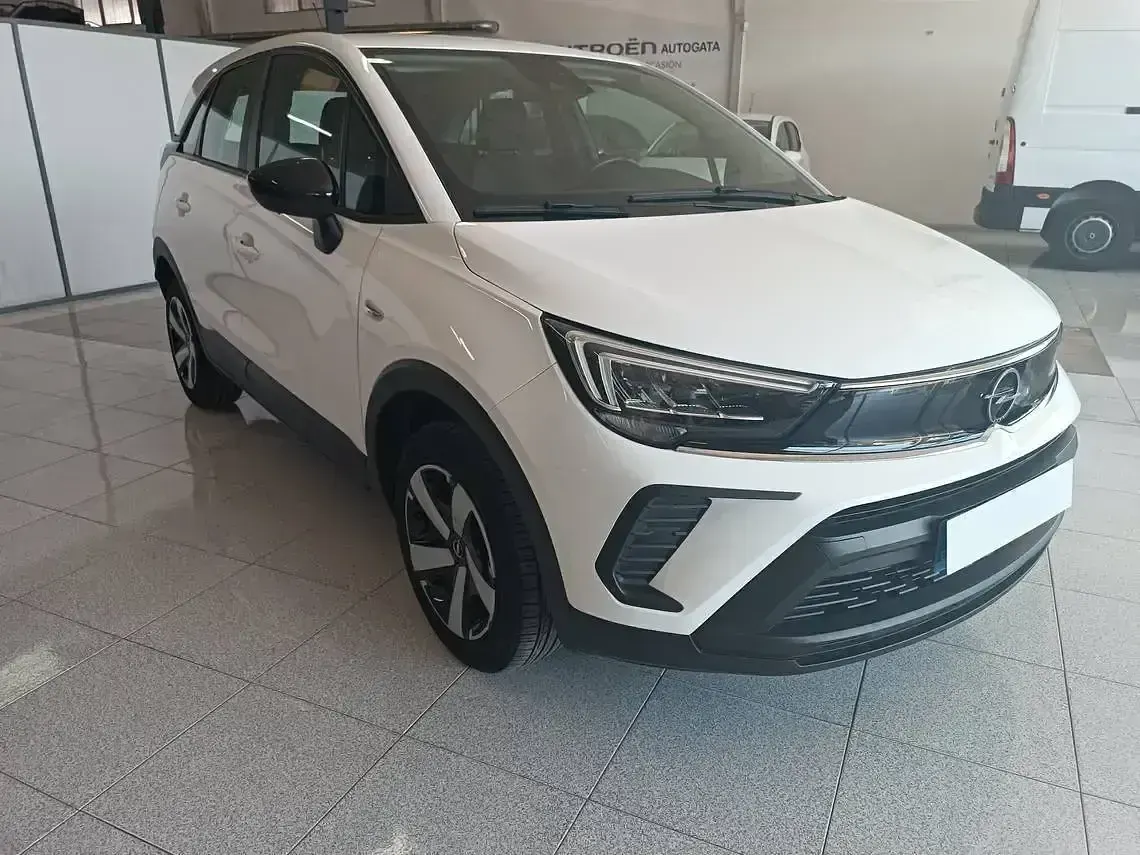 Usado Opel Crossland X Edition 110 HP (80 kW) 2023 Branco SUV