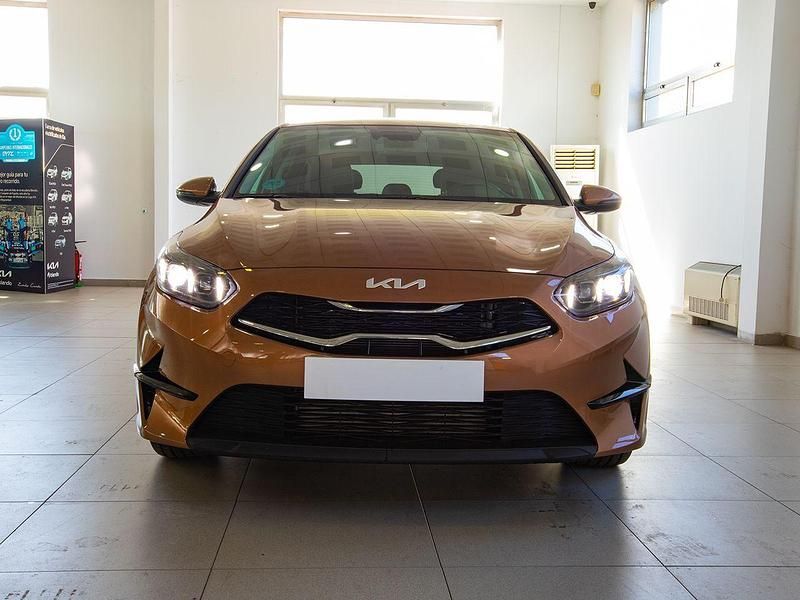 Usado Kia Ceed 120 CV (88 kW) 2022 Bronce Utilitario
