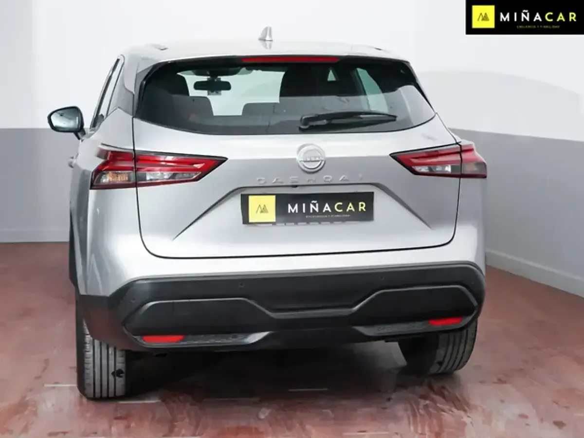 Usado Nissan Qashqai Acenta 158 CV (116 kW) 2024 Gris / plata SUV
