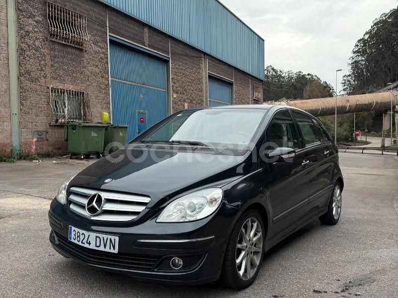 Usado Mercedes B180 109 CV (80 kW) 2006 Negro Monovolumen