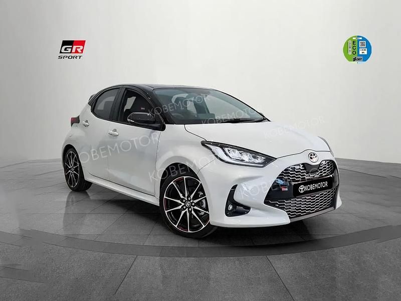 Blanco Nuevo 2025 Toyota Yaris Hybrid Plus | 25.790 € (Precio justo) - Imagen 1/4