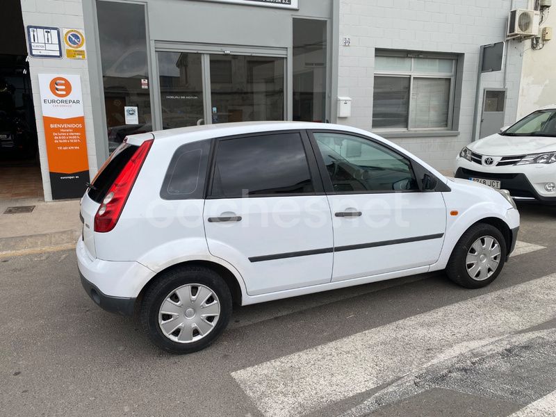 Blanco Usado 2008 Ford Fiesta Trend Utilitario | 4600 € (Precio justo) - Imagen 1/4
