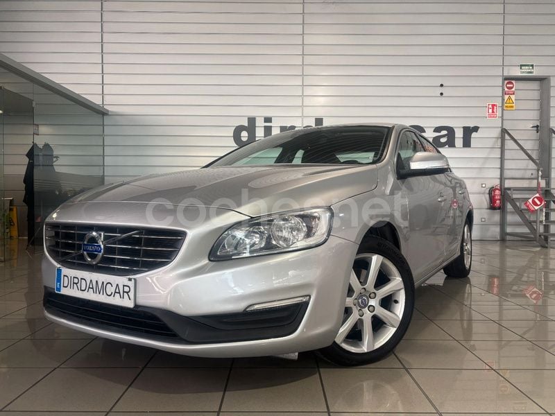 Usado Volvo S60 Momentum 150 CV (110 kW) 2015 Gris / plata Berlina