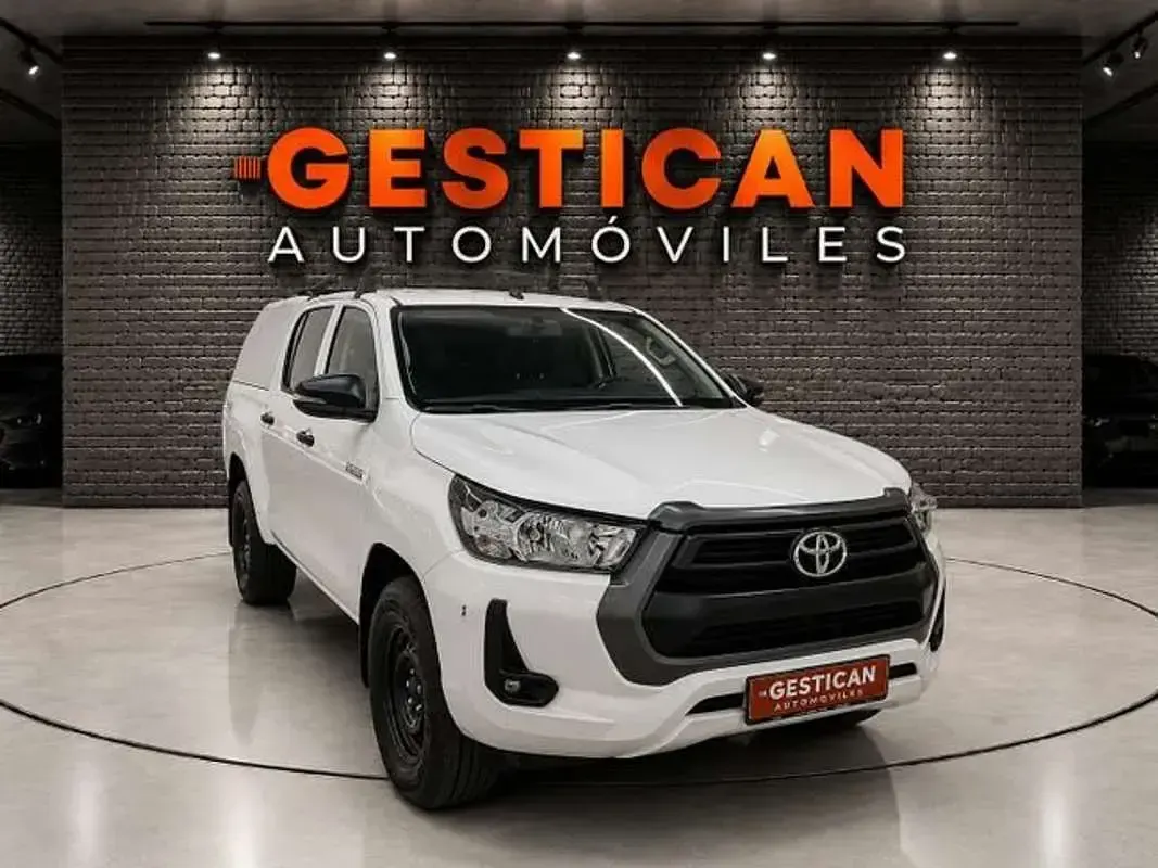 Usado Toyota HiLux 144 CV (105 kW) 2021 Blanco Pickup/Camioneta