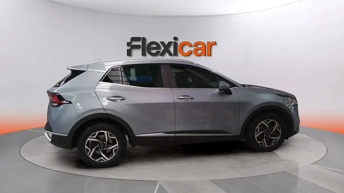 Usado Kia Sportage 136 CV (100 kW) 2024 Gris SUV