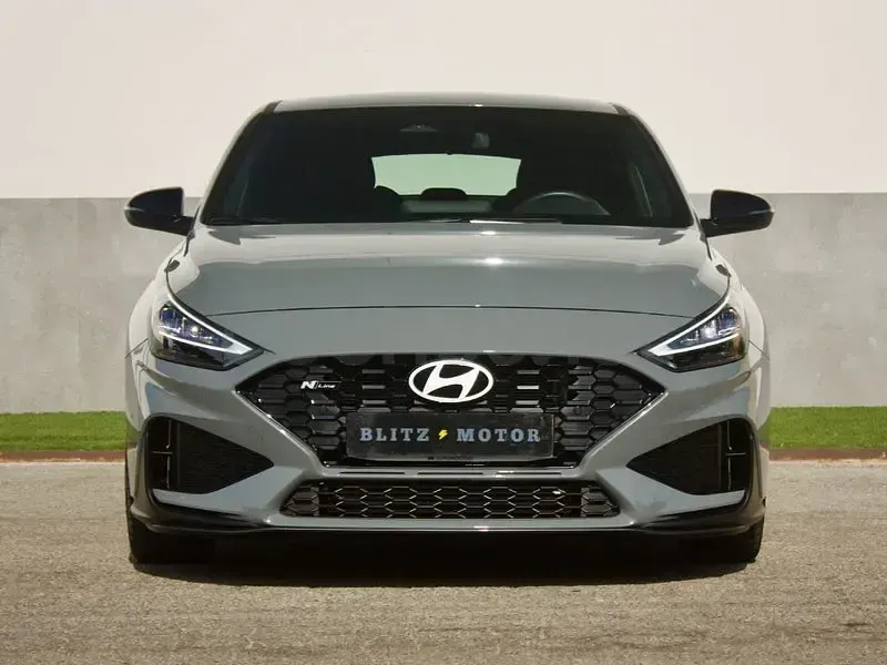 Usado Hyundai i30 N Line 140 CV (102 kW) 2025 Gris / plata Berlina