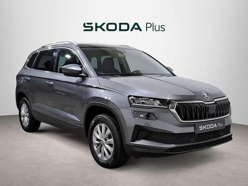 Gris Usado 2024 Skoda Karoq Selection SUV | 25.990 € (Precio justo) - Imagen 1/4