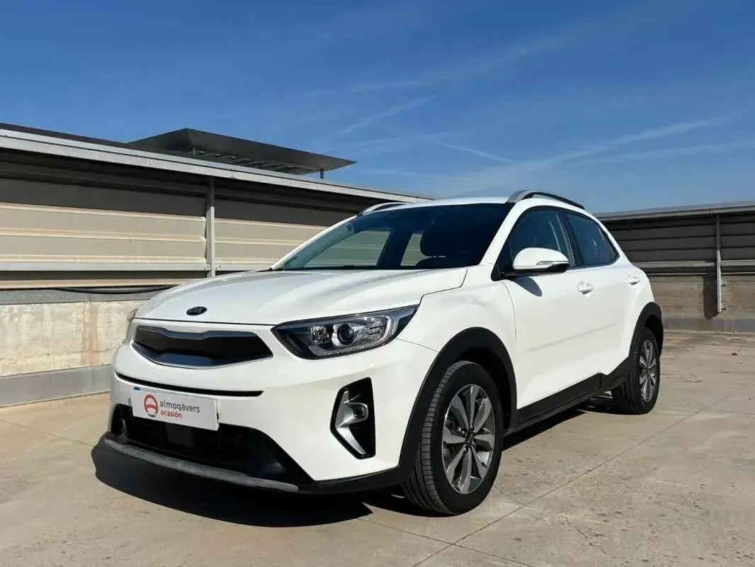 Usado Kia Stonic 101 CV (74 kW) 2025 Blanco SUV