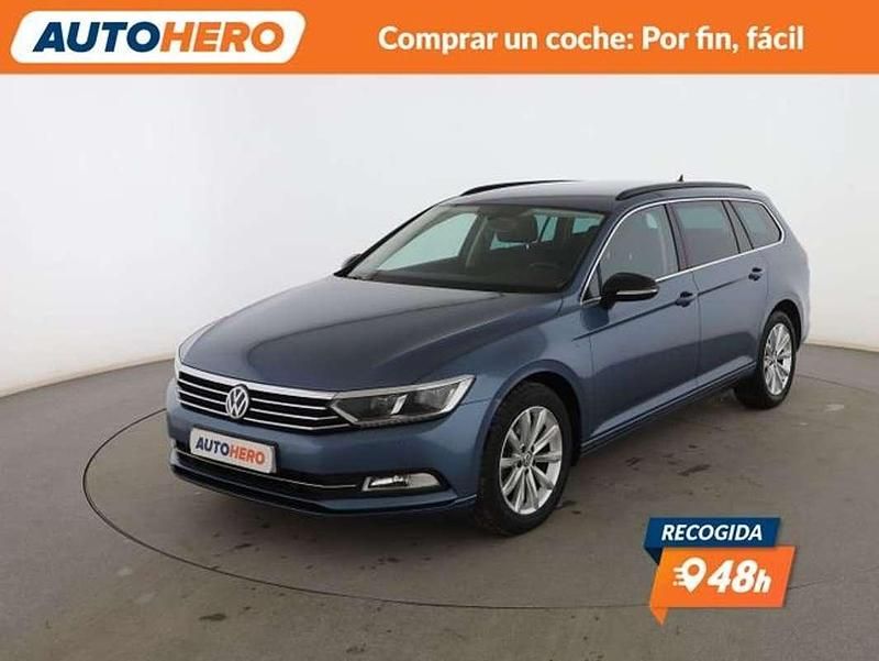 Usado VW Passat 120 CV (88 kW) 2018 Azul Familiar