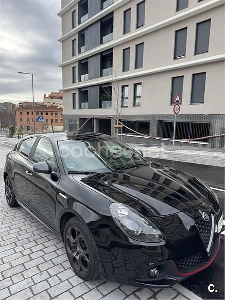 Usado Alfa Romeo Giulietta Super 120 CV (88 kW) 2017 Negro Utilitario