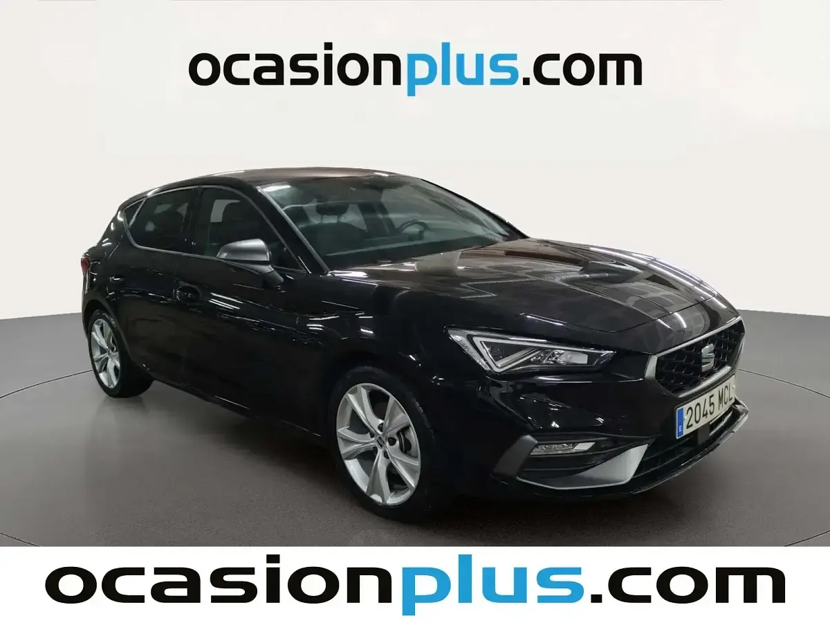 Usado Seat Leon FR 110 CV (80 kW) 2022 Negro