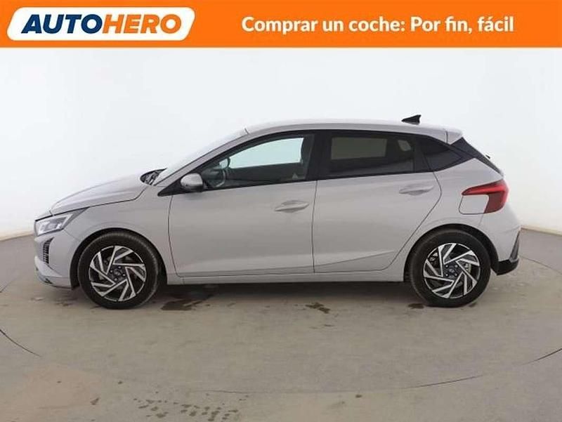 Usado Hyundai i20 101 CV (74 kW) 2024 Gris Utilitario