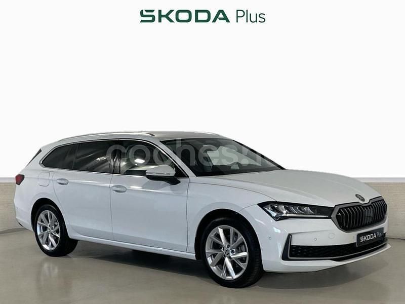 Blanco Usado 2024 Skoda Superb Selection Familiar | 34.500 € (Precio justo) - Imagen 1/4