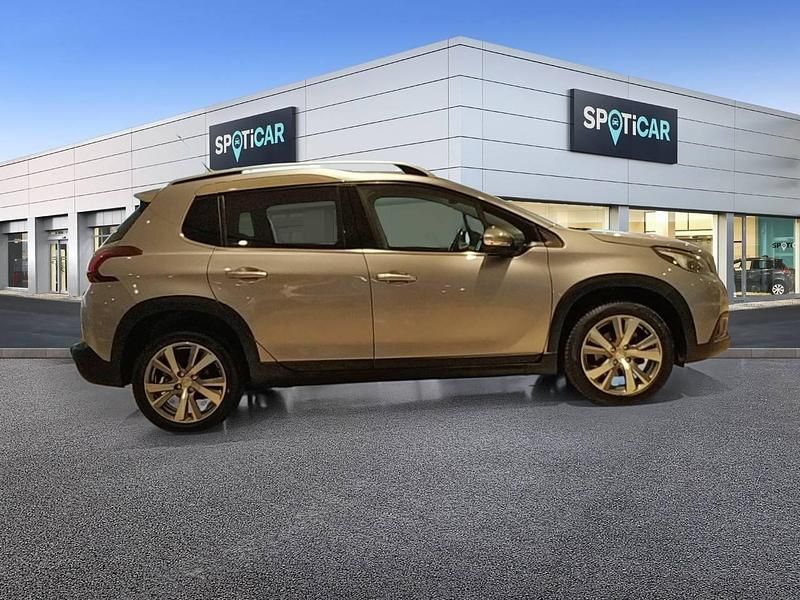Usado Peugeot 2008 Allure 110 CV (80 kW) 2018 Gris SUV