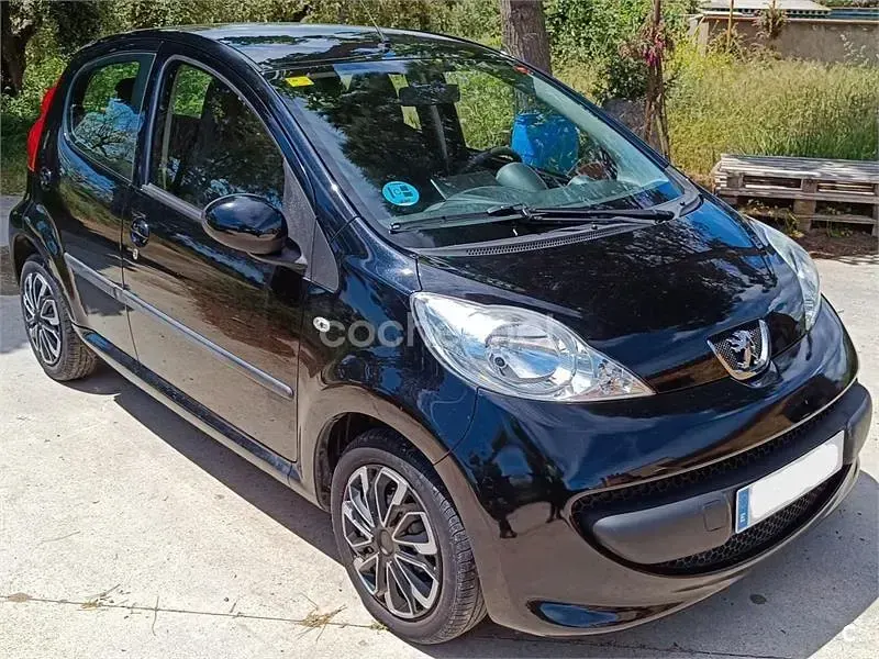 Usado Peugeot 107 68 CV (50 kW) 2007 Negro Utilitario