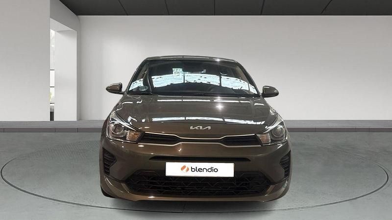 Usado Kia Rio 100 CV (73 kW) 2023 Verde