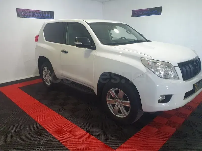 Usado Toyota Land Cruiser 190 CV (139 kW) 2013 Blanco SUV