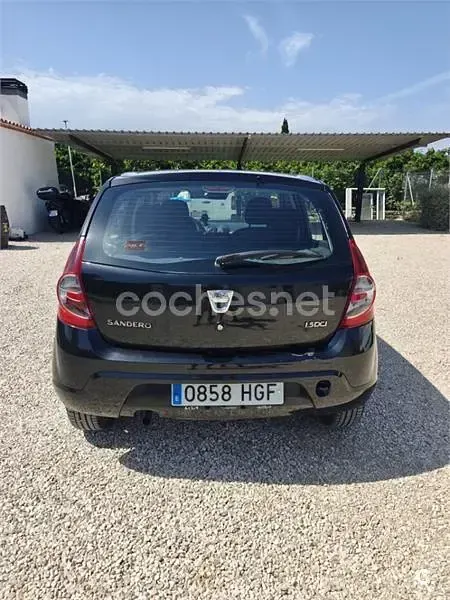 Usado Dacia Sandero Ambiance 75 CV (55 kW) 2011 Negro Berlina