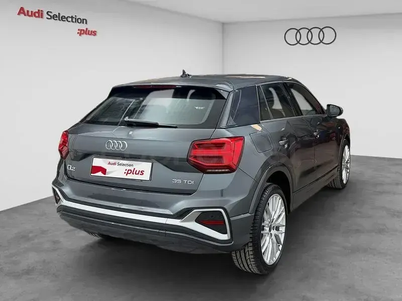 Usado Audi Q2 150 CV (110 kW) 2025 Gris / plata SUV